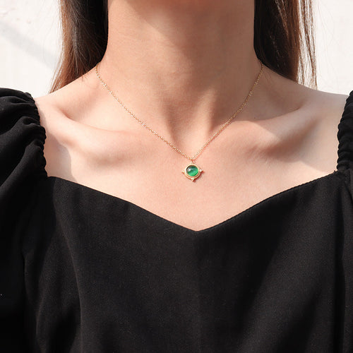 Agate Verte Compass Necklace
